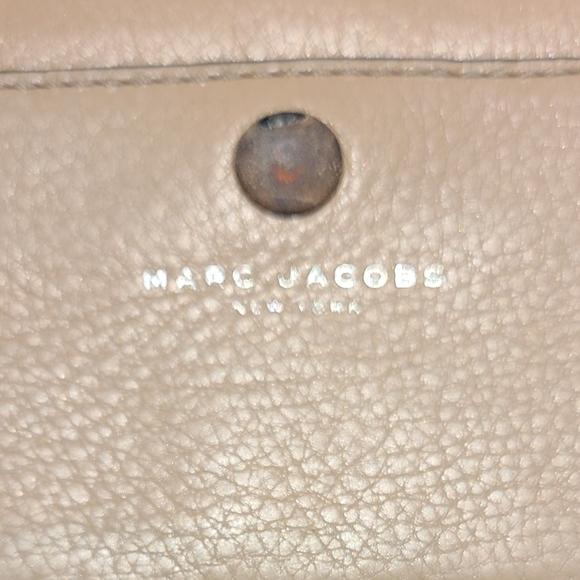 Authentic Marc Jacobs Leather Wallet - Picture 5 of 6